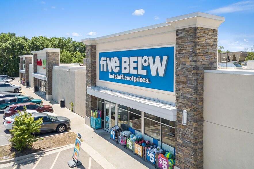 More Photos Of 501 SE Washington Blvd, Bartlesville Storefront For Sale
