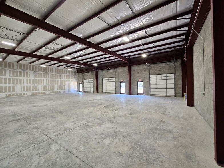 More Photos Of 2680 Stratton Blvd, Saint Augustine Light Distribution For Lease