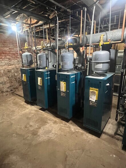 More Photos Of 164 Grove St, New Britain Apartments For Sale