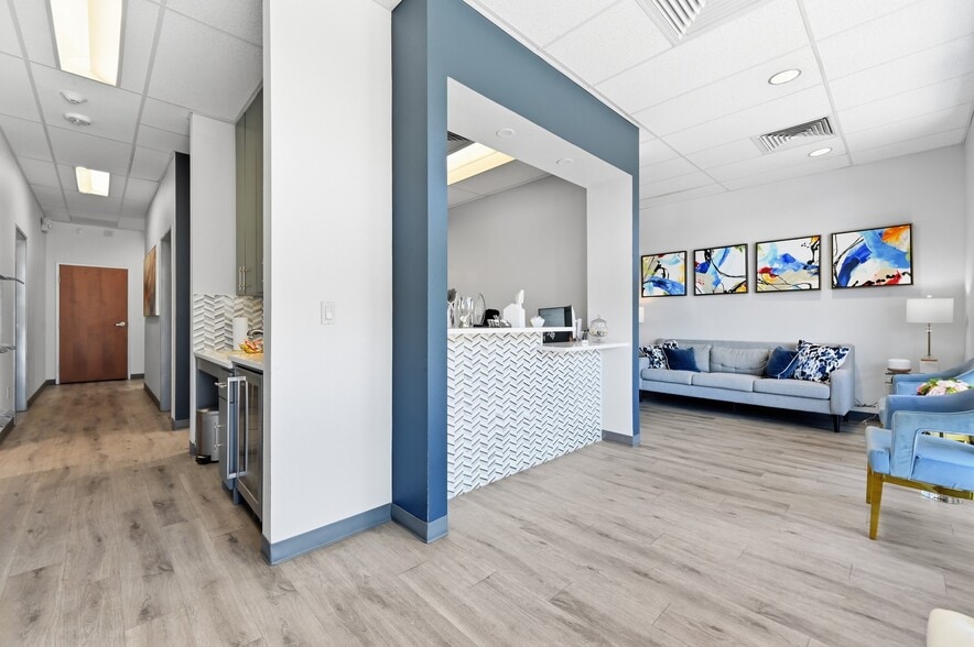 More Photos Of 333 E Highway 290, Dripping Springs Office For Lease