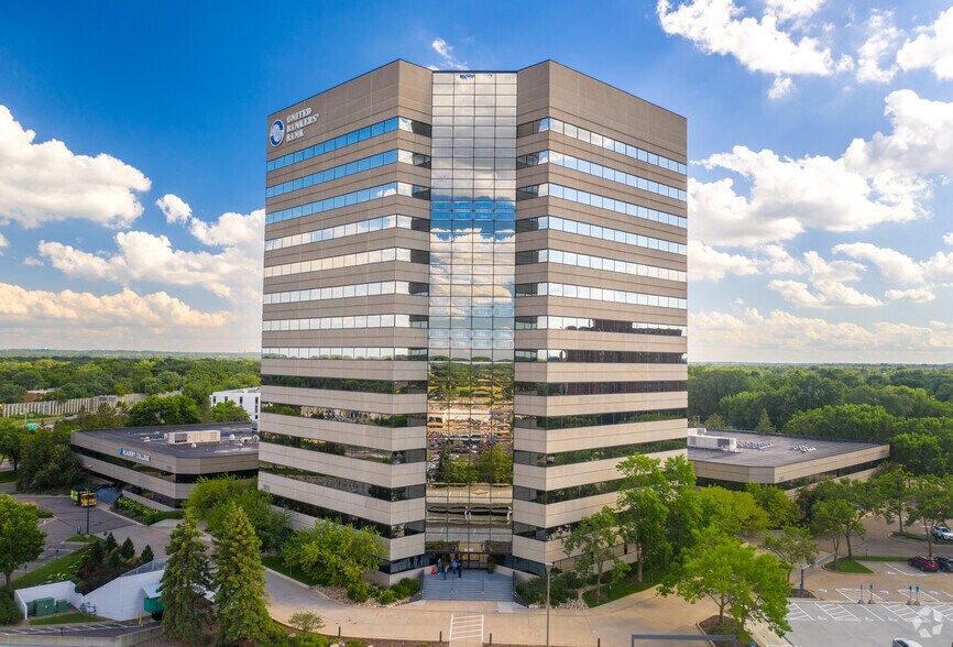 More Photos Of 1650 82nd St W, Bloomington Office For Lease