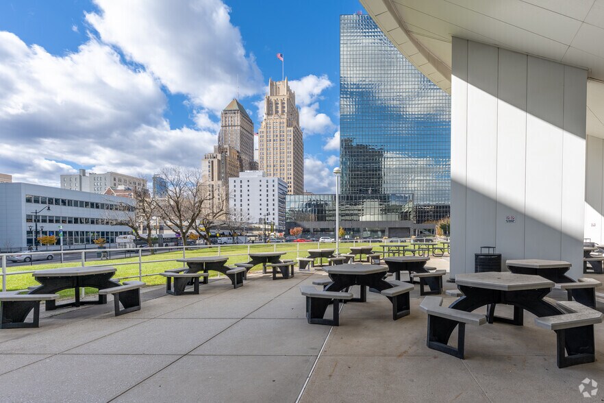 More Photos Of 1085 Raymond Blvd, Newark Office For Lease