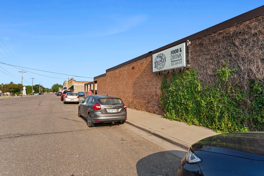 More Photos Of 118 Railroad Ave NE, Mora General Retail For Sale