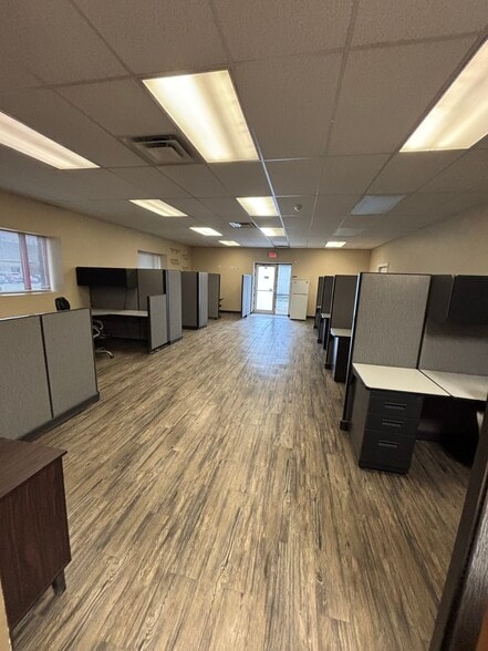 More Photos Of 4155 Gibson Dr, Tipp City Manufacturing For Sale