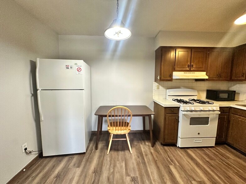 More Photos Of 506 N Linden St, Normal Apartments For Sale