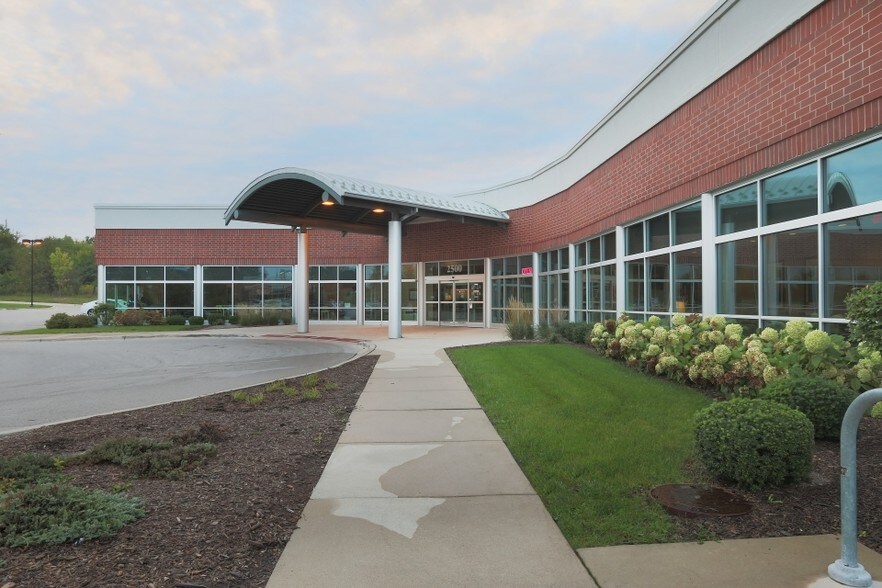 More Photos Of 2550-2586 W Fabyan Pky, Batavia Medical For Lease