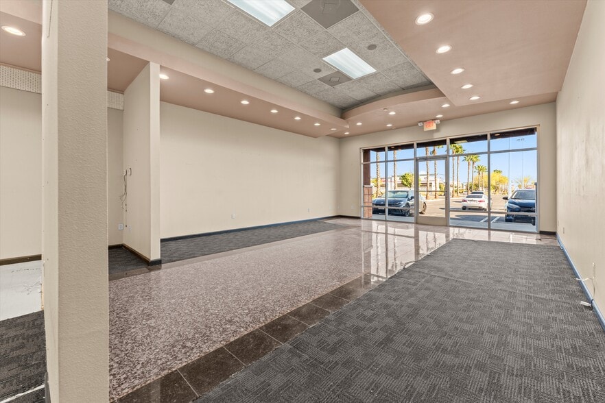 More Photos Of 39176-39532 10th St W, Palmdale Unknown For Lease