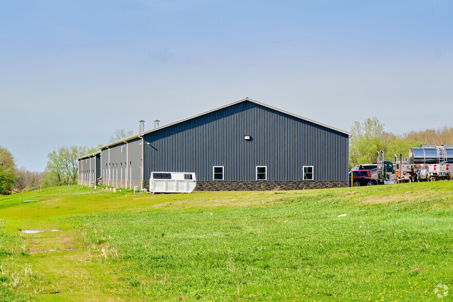 More Photos Of 5665 Tec Dr, Avon Manufacturing For Lease