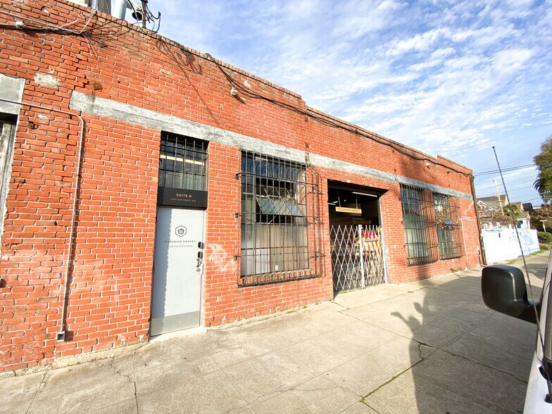 More Photos Of 2295 San Pablo Ave, Berkeley Showroom For Lease