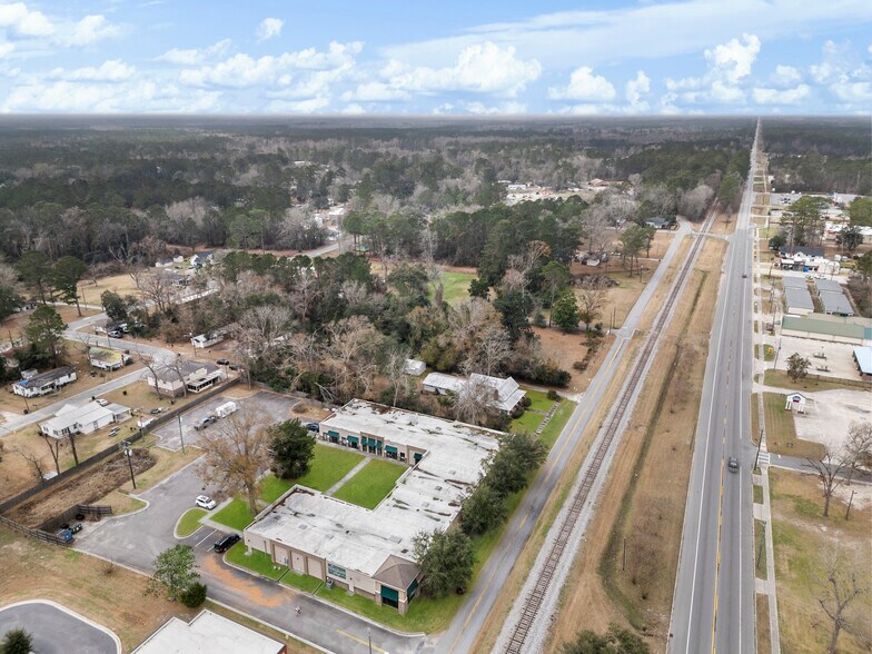 More Photos Of 175 W Railroad St, Pembroke Storefront For Sale