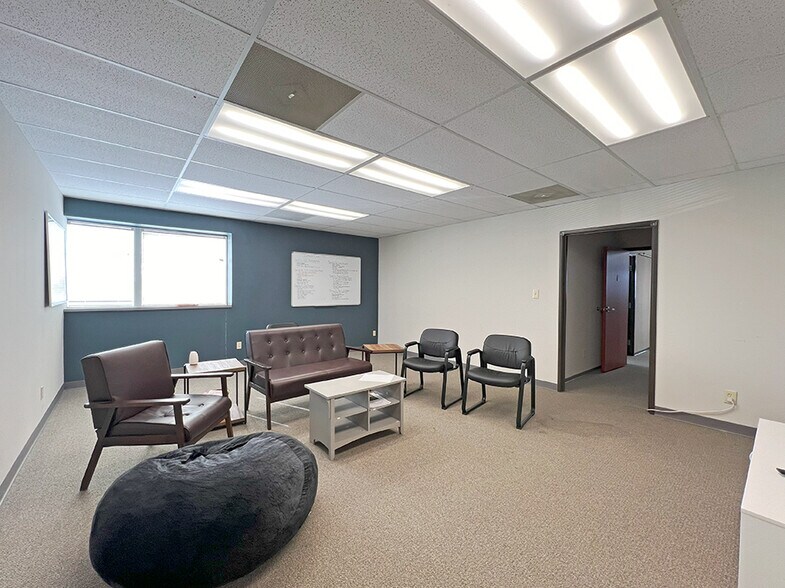 More Photos Of 2421 Corporate Center Dr, Granite City Office For Sale