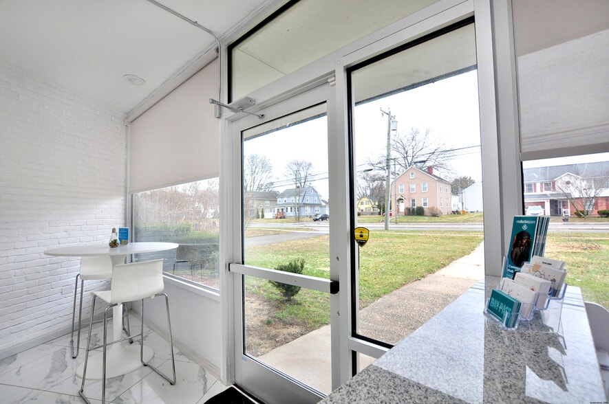 More Photos Of 258 Windsor Ave, Windsor Freestanding For Sale