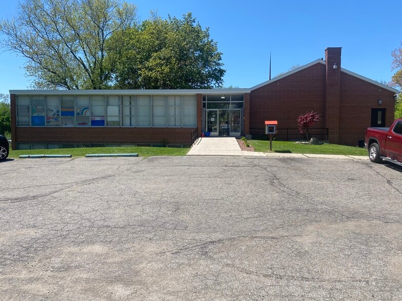 More Photos Of 12065 W Outer Dr, Detroit Religious Facility For Lease