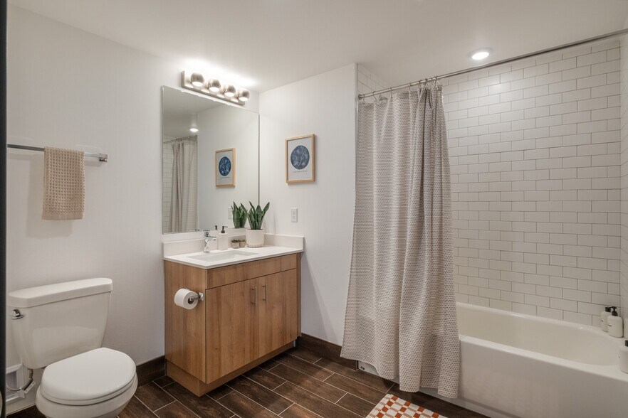 More Photos Of 1505 SW 107th St, Seattle Apartments For Lease