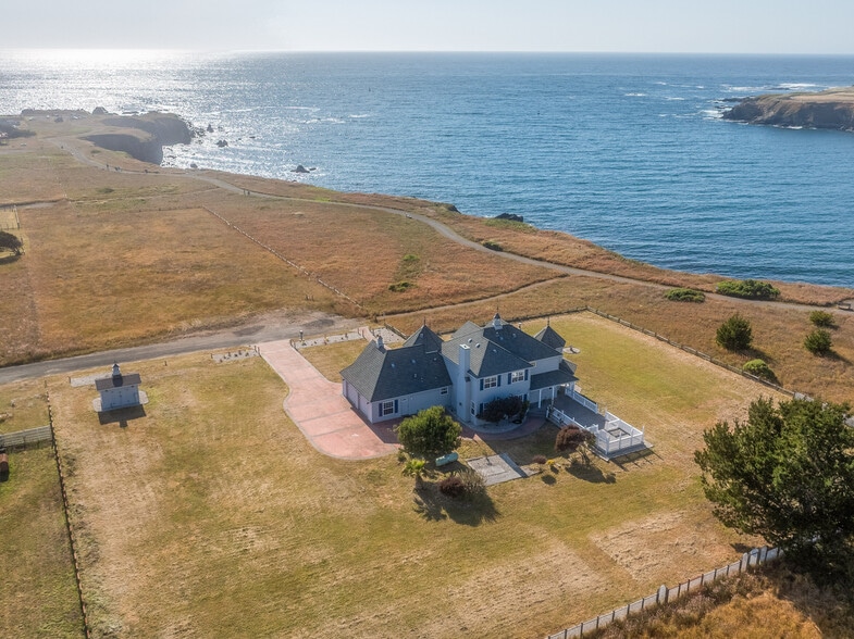 More Photos Of 19351 Del Mar Dr, Fort Bragg Specialty For Sale