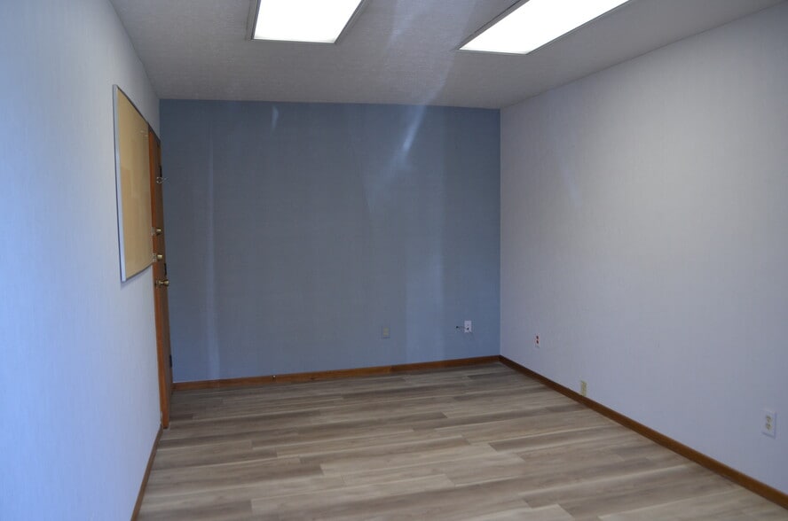 More Photos Of 623 Park Meadow Rd, Westerville Office For Lease