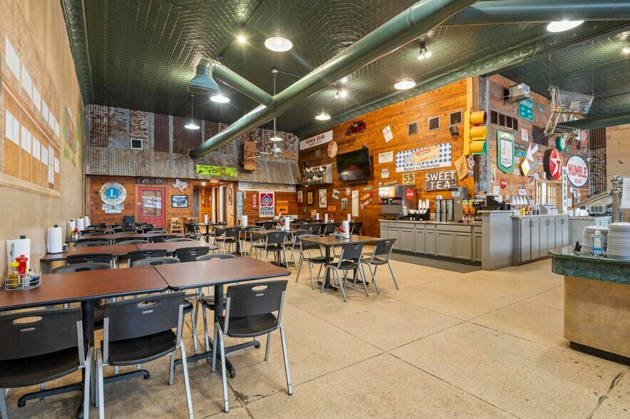 More Photos Of 412-414 Main St, Windom Restaurant For Sale