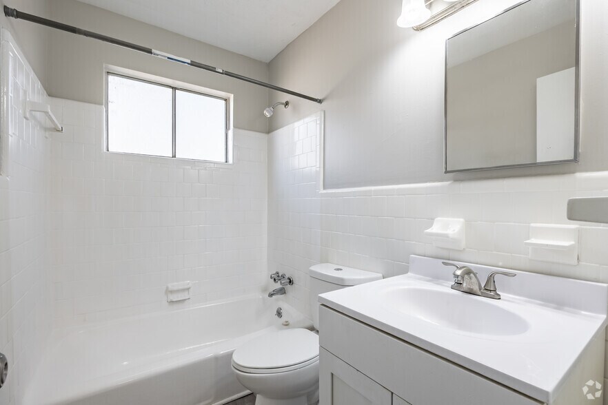 More Photos Of 4015 Covington Hwy, Decatur Apartments For Sale