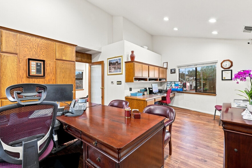More Photos Of 1063 Colorado Blvd, Eagle Rock Medical For Sale
