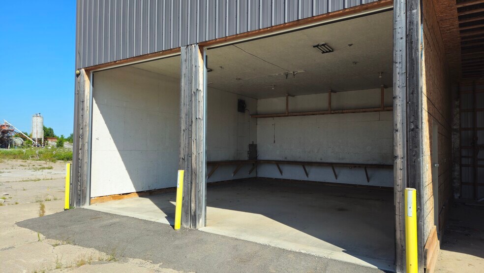 More Photos Of 482 Russett Dr, Arnprior Land For Lease