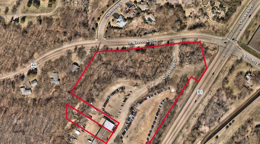 Primary Photo Of 525 Creekridge Dr, Chaska Light Manufacturing For Sale