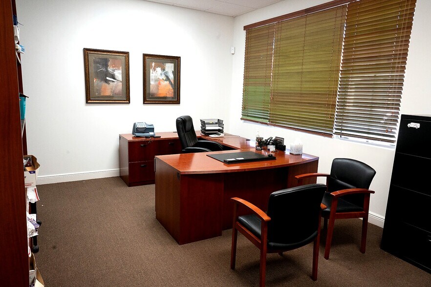 More Photos Of 5781B NW 151st St, Miami Lakes Loft Creative Space For Sale