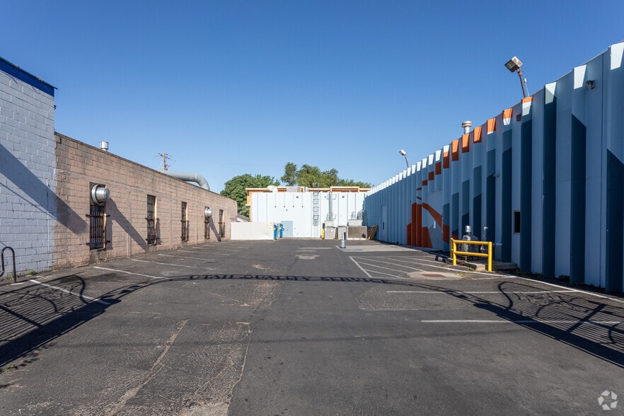 More Photos Of 23 N 900 W, Salt Lake City Freestanding For Lease