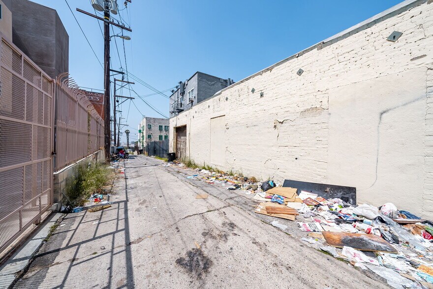 More Photos Of 2020-2028 W 3rd St, Los Angeles Storefront For Lease