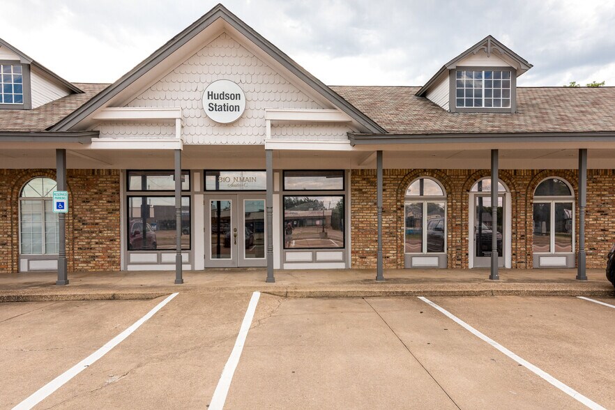 More Photos Of 310 N Main St, Keller Unknown For Lease