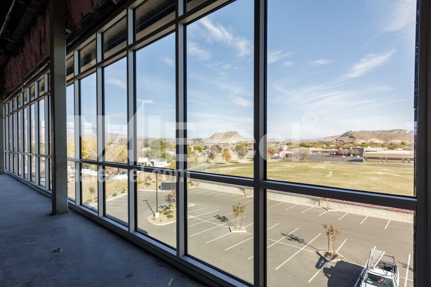 More Photos Of 750 Merrill Rd, Washington Office For Lease