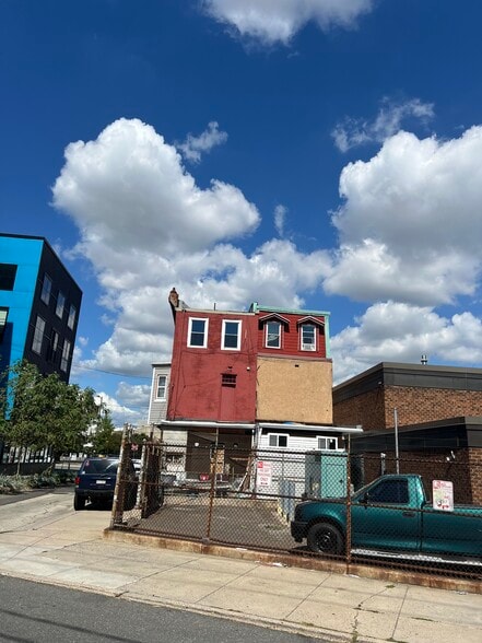 More Photos Of 410-412 W Girard Ave, Philadelphia Theater Concert Hall For Sale