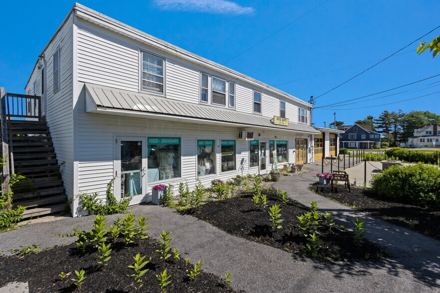 More Photos Of 3 E Grand Ave, Scarborough Service Station For Sale