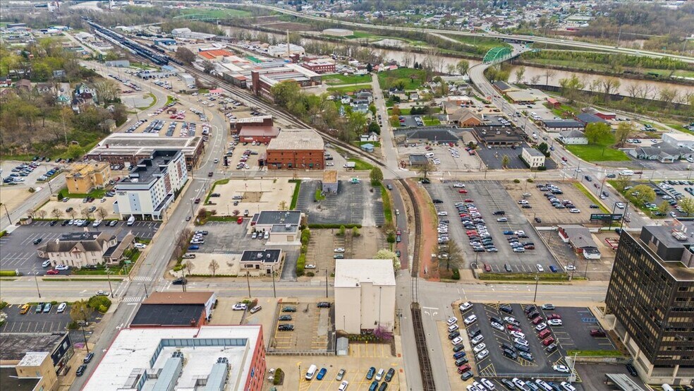 More Photos Of 601 Avery St, Parkersburg Office For Sale