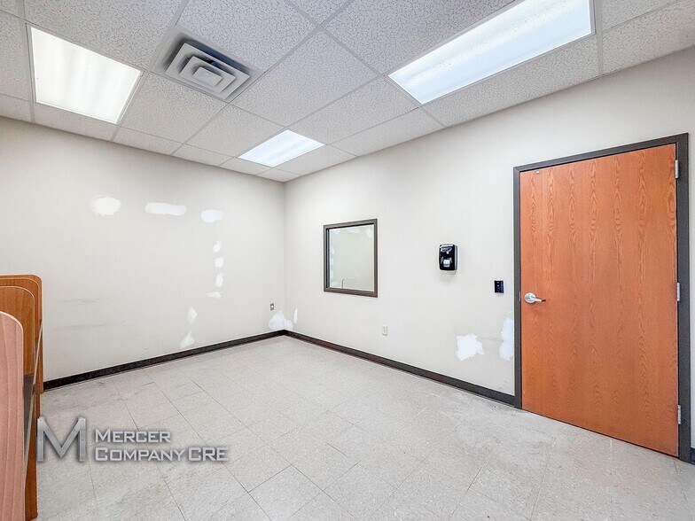 More Photos Of 3613-3621 S Moulton Dr, Oklahoma City Service For Lease