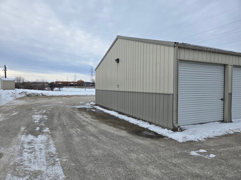 More Photos Of 2285 Northern Rd, Neenah Specialty For Sale