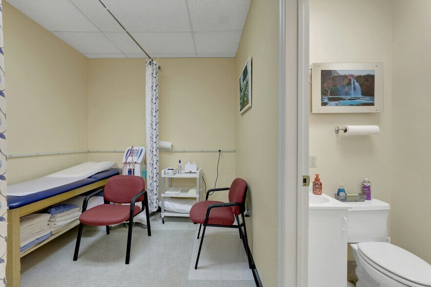 More Photos Of 1033 Clifton Ave, Clifton Medical For Sale