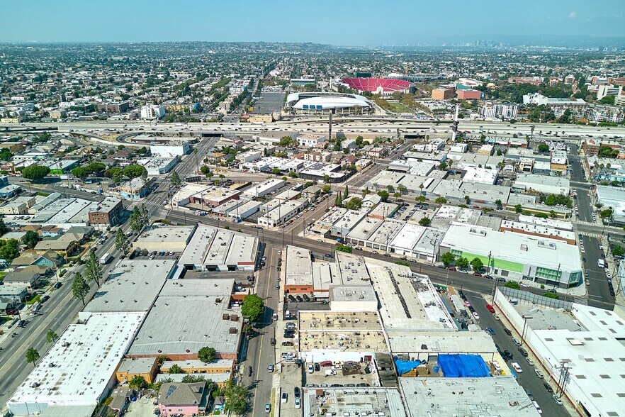 More Photos Of 3858 Broadway Pl, Los Angeles Warehouse For Lease