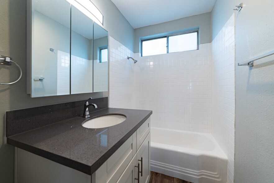 More Photos Of 1106 Pacific Ave, Long Beach Apartments For Sale