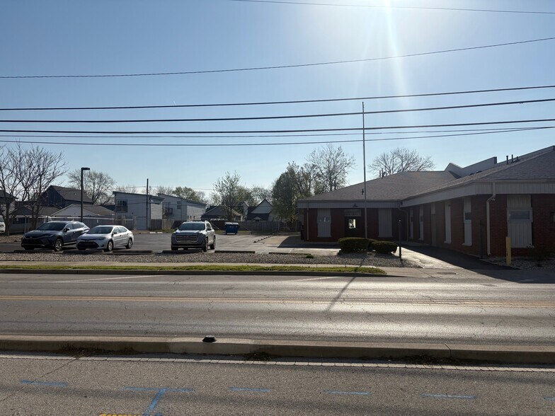 More Photos Of 1415 Shelby St, Indianapolis Office For Sale