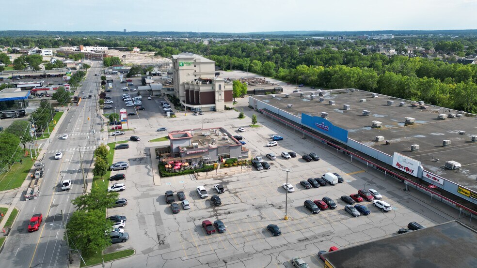 Primary Photo Of 333 Ontario St, St Catharines Storefront For Lease