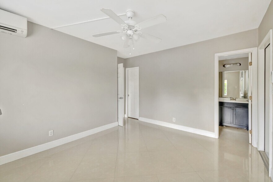 More Photos Of 2901 Middle River Dr, Fort Lauderdale Apartments For Sale