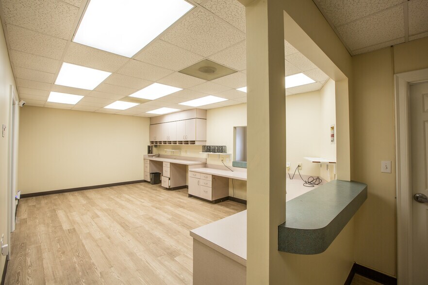 More Photos Of 120 S Mountain St, Cherryville Medical For Lease