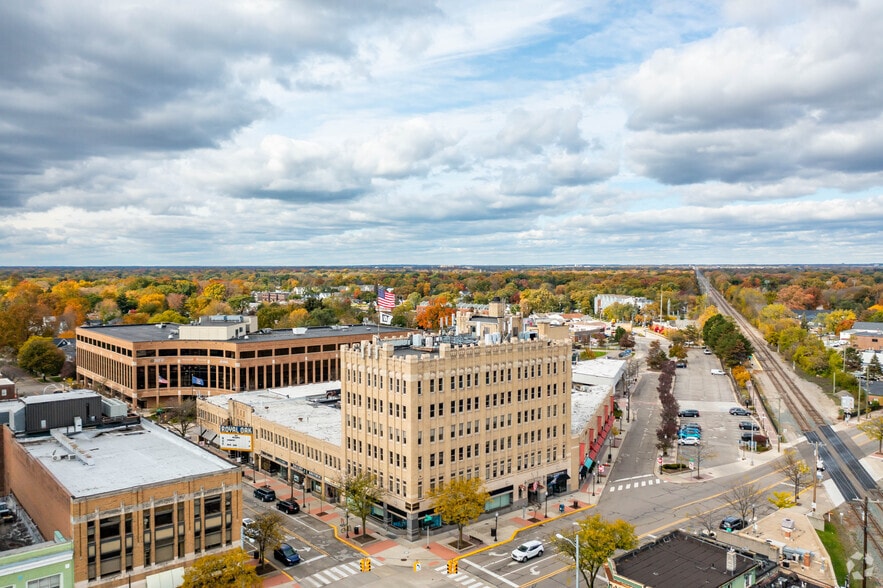 More Photos Of 306 S Washington Ave, Royal Oak Office For Lease