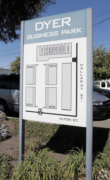 More Photos Of 3014 S Halladay St, Santa Ana Warehouse For Lease