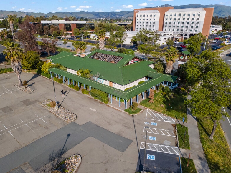 More Photos Of 39888 Balentine Dr, Newark Restaurant For Sale