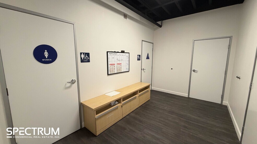 More Photos Of 28486 Constellation Rd, Valencia Warehouse For Lease