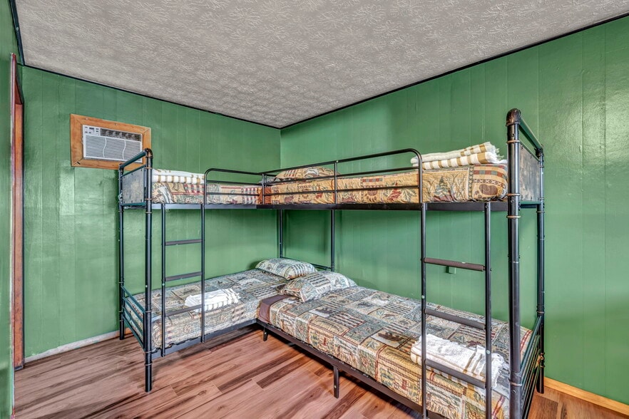 More Photos Of 44077 Oberlin Elyria Rd, Oberlin Hotel For Sale