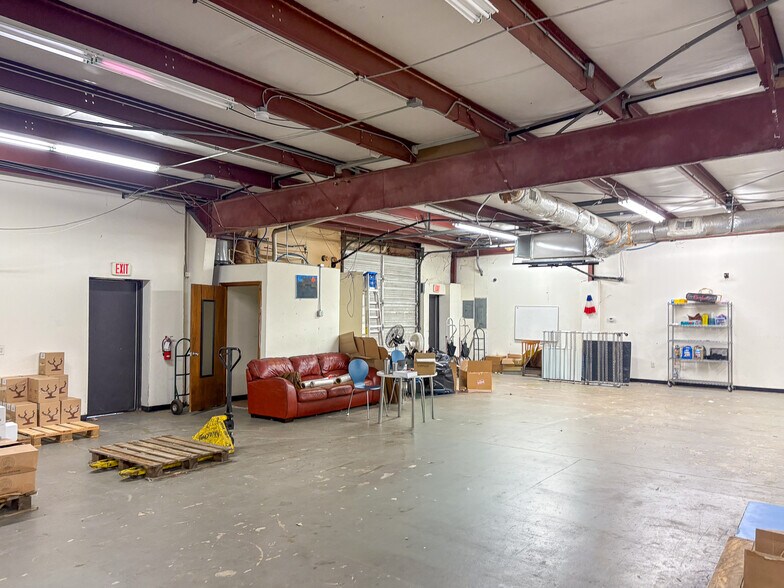 More Photos Of 2231 Technical Pky, Charleston Office For Lease