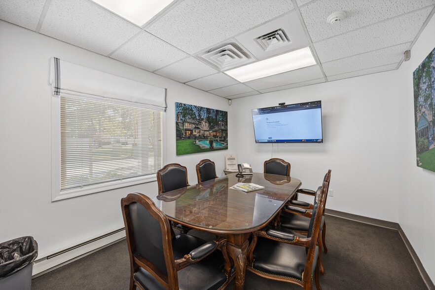 More Photos Of 179 N Broad St, Milford Medical For Lease