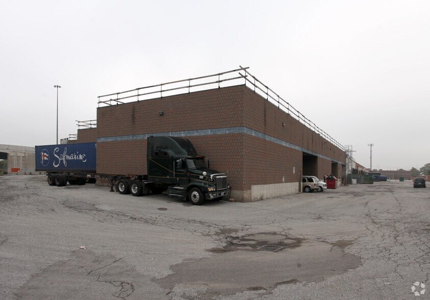 More Photos Of 140 Wendell Ave, Toronto Warehouse For Lease